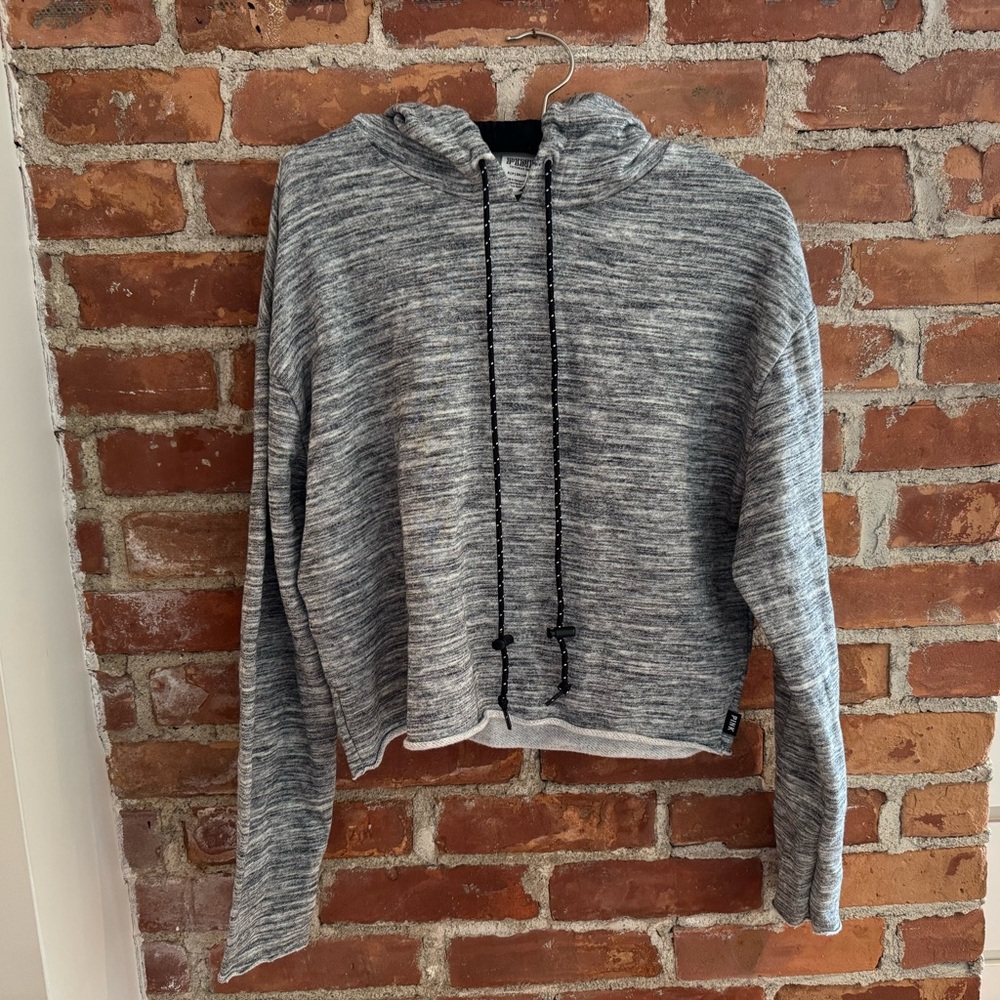 Victoria Secret Pink crop top semi open back